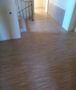 IMG_20160809_152340-3-251x300 16х8х160 мм дуб "Наткр", HKL - массивный индустриальный паркет, укладка в разбежку. Месторасположение - Киев, ул. Верболозная 14